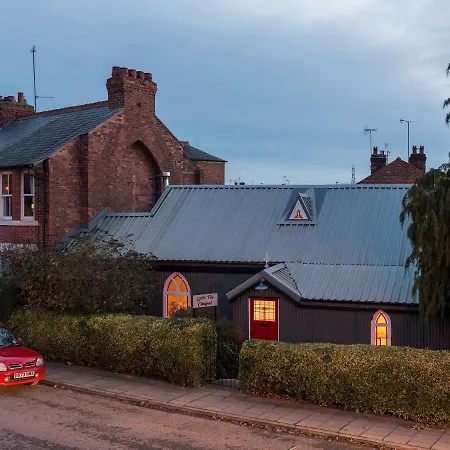 Chester'S Only Tin Chapel - Unique, Spacious 2 Bedrooms, Garden And Free Parking Exterior photo