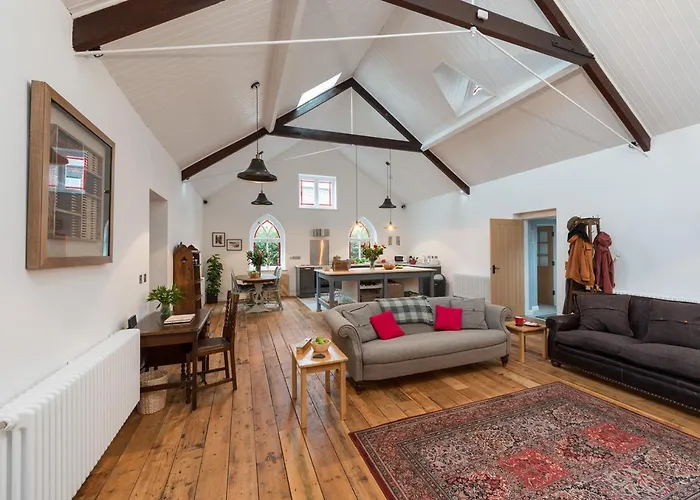 Chester\'S Only Tin Chapel - Unique, Spacious 2 Bedrooms, Garden And Free Parking