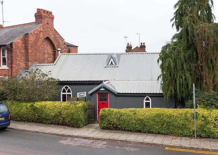 Chester\'S Only Tin Chapel - Unique, Spacious 2 Bedrooms, Garden And Free Parking