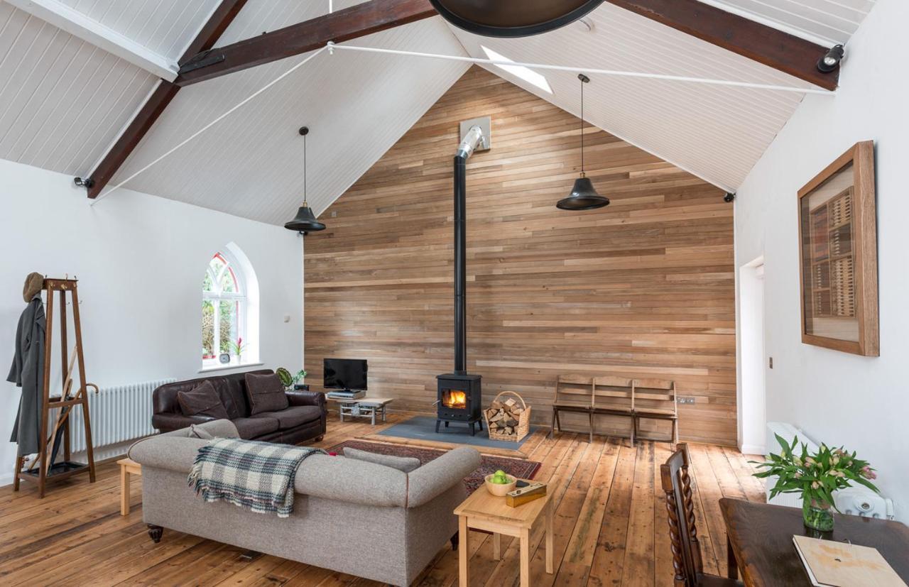 Chester's Only Tin Chapel - Unique, Spacious 2 Bedrooms, Garden And Free Parking * Chester