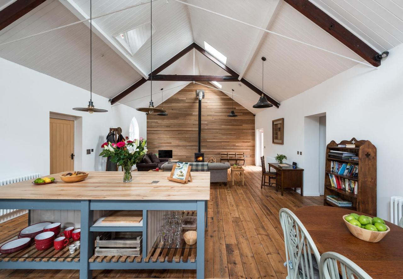 Holiday home Chester's Only Tin Chapel - Unique, Spacious 2 Bedrooms, Garden And Free Parking