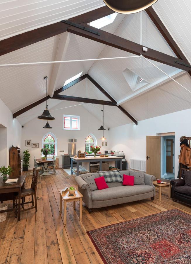 Holiday home Chester's Only Tin Chapel - Unique, Spacious 2 Bedrooms, Garden And Free Parking