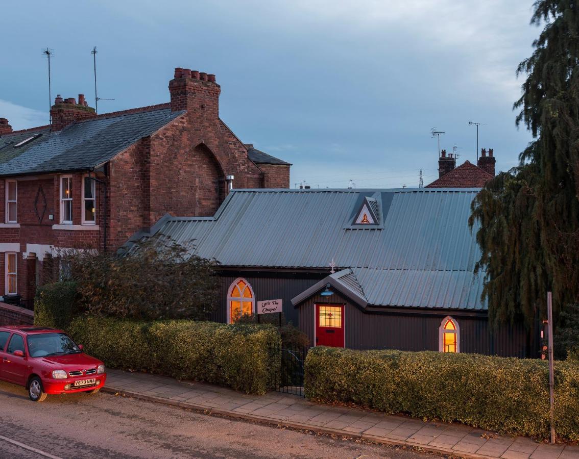 Chester's Only Tin Chapel - Unique, Spacious 2 Bedrooms, Garden And Free Parking * Chester