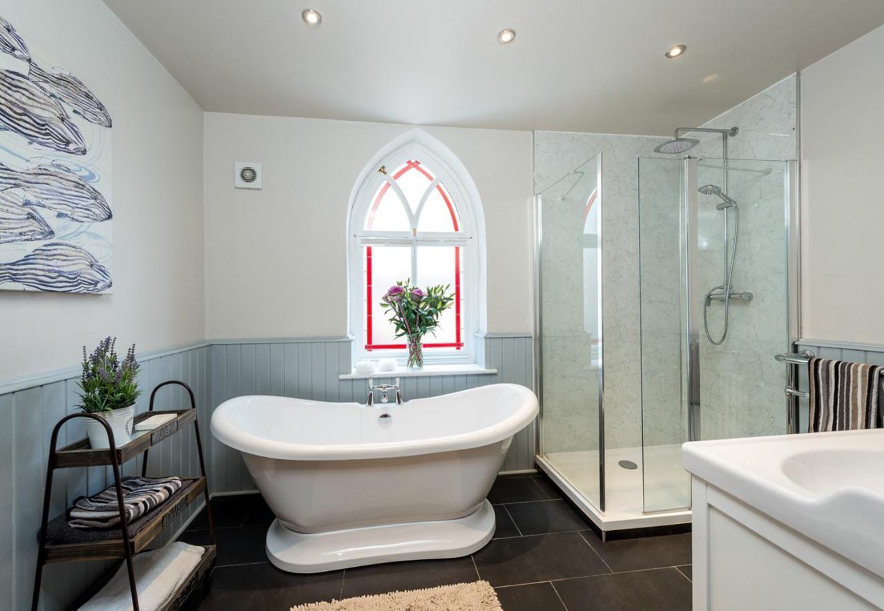 Chester's Only Tin Chapel - Unique, Spacious 2 Bedrooms, Garden And Free Parking Holiday home