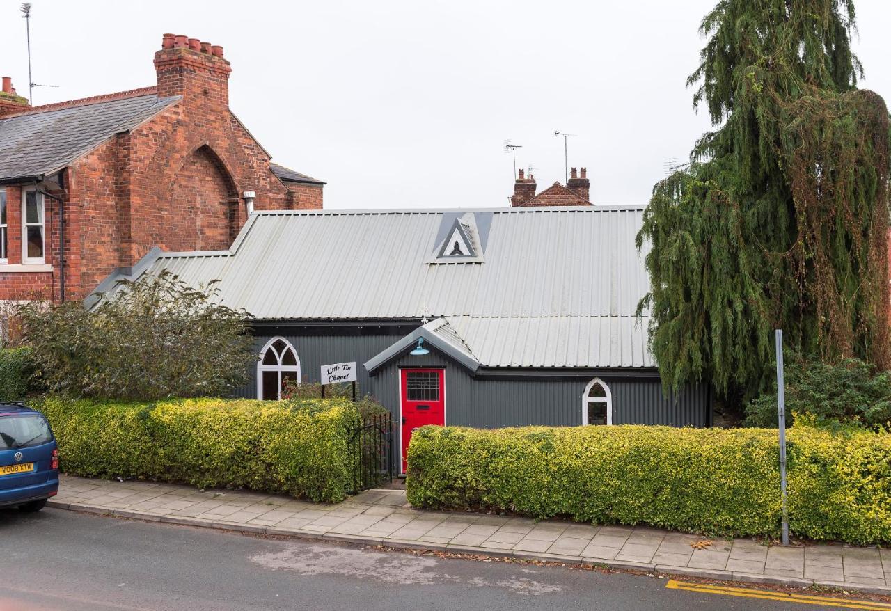 Holiday home Chester's Only Tin Chapel - Unique, Spacious 2 Bedrooms, Garden And Free Parking *